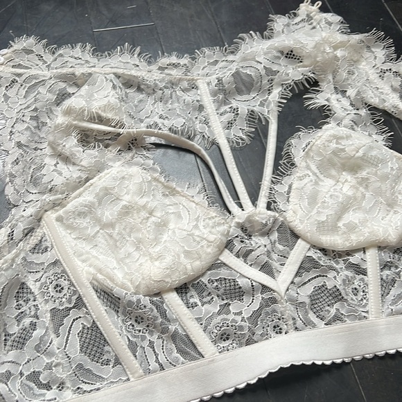 Lingerie Tops - small/medium (4 items) - Picture 6 of 14